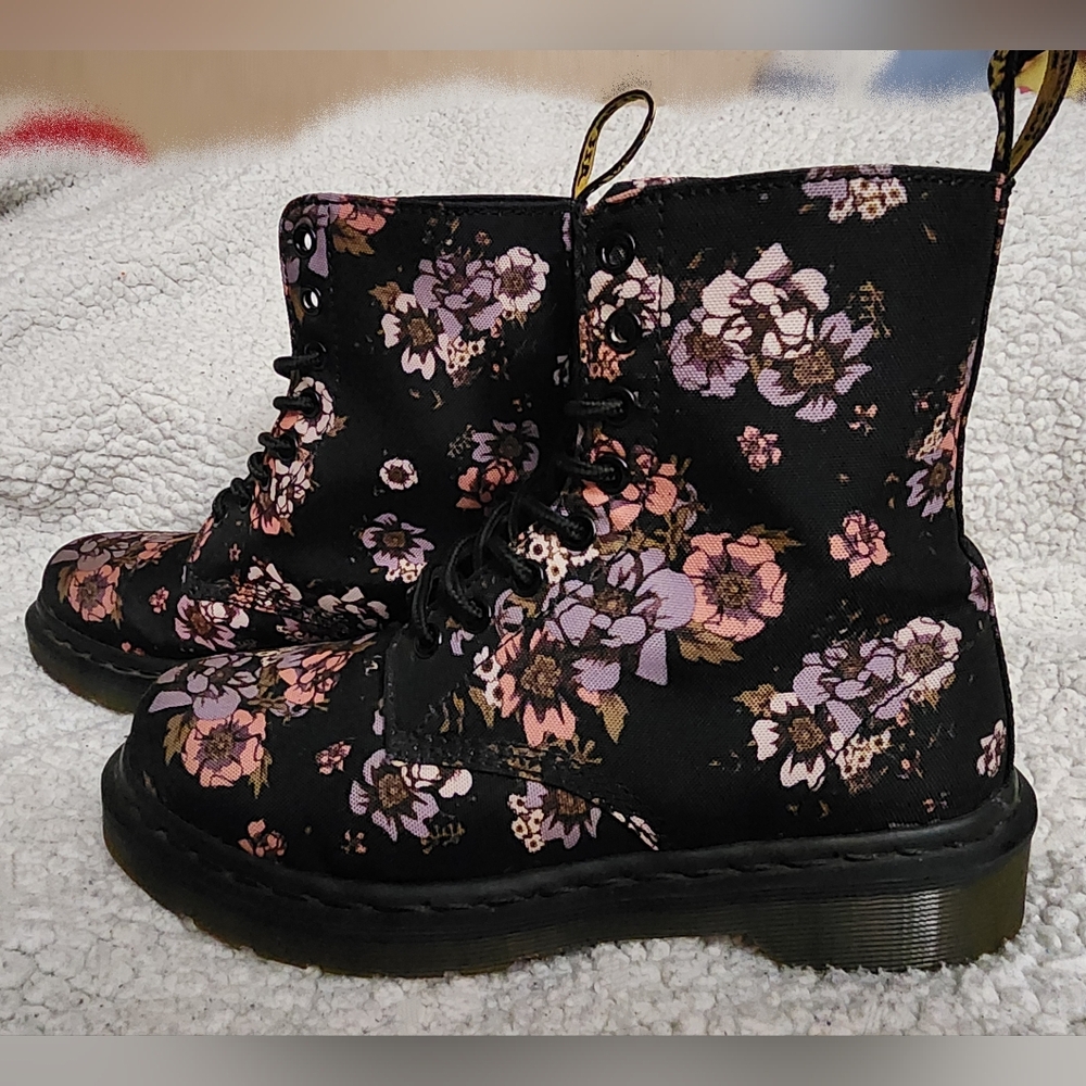 Dr. Martens Beckett Floral Boots